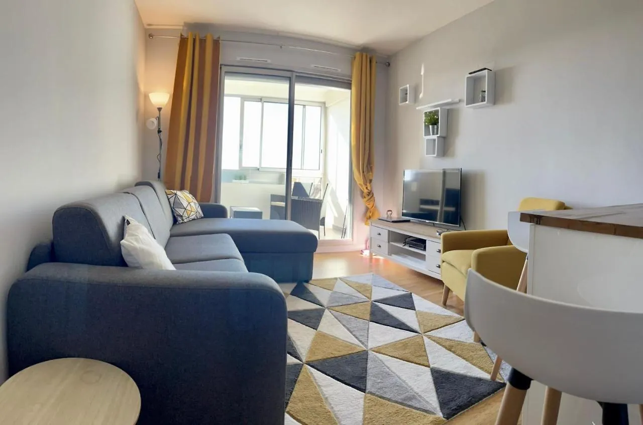 Apartment Appartement Calme Et Propre Avec Vue Sur La Mer Saint-Laurent-du-Var