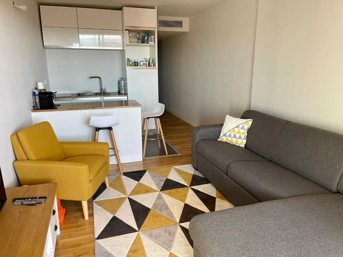 Appartement Calme Et Propre Avec Vue Sur La Mer Saint-Laurent-du-Var 0*,  France